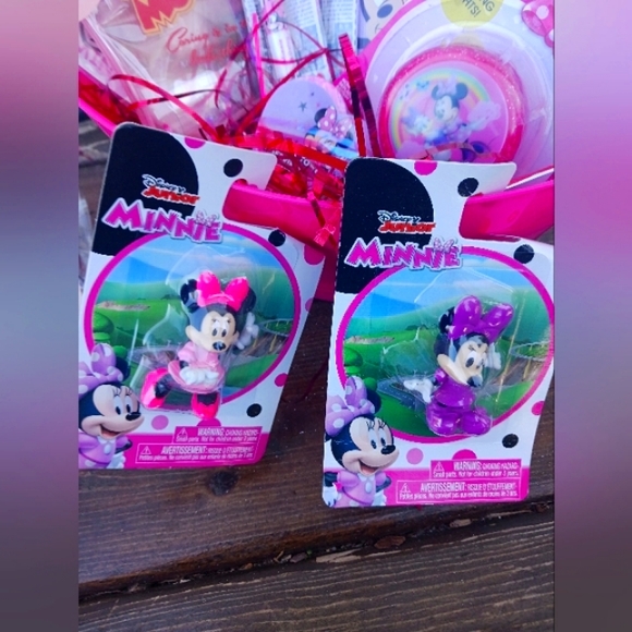 NWT Disney minnie mouse & friends gift basket,& puzzel picture frame decor - Picture 10 of 13